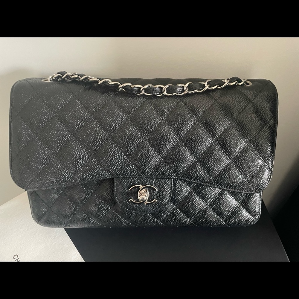 ✨Chanel Classic Caviar Jumbo Double Flap✨